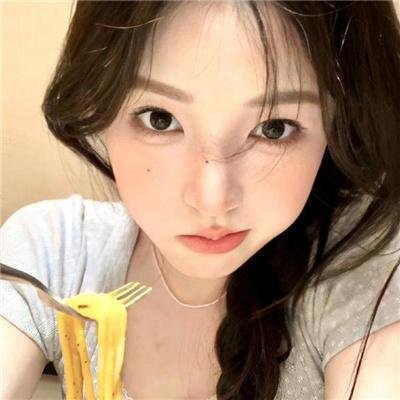 美女与液体人 海报
